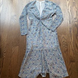 East order size small low vneck floral dress